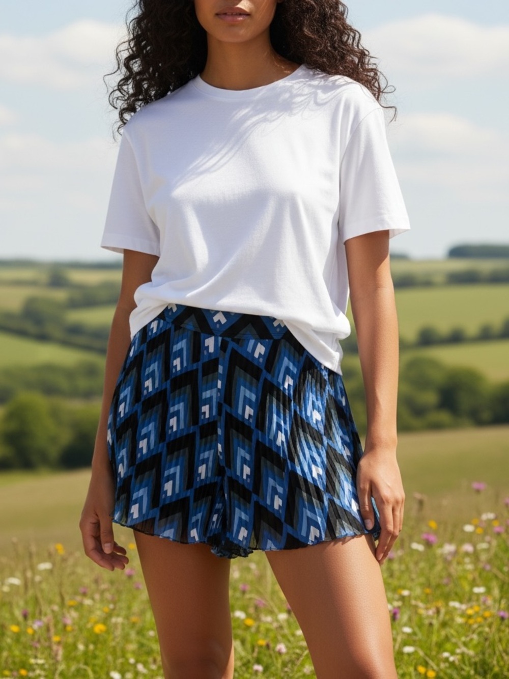 NWT Club Monaco Blue & Black Geometric Pleated Shorts Size 2
